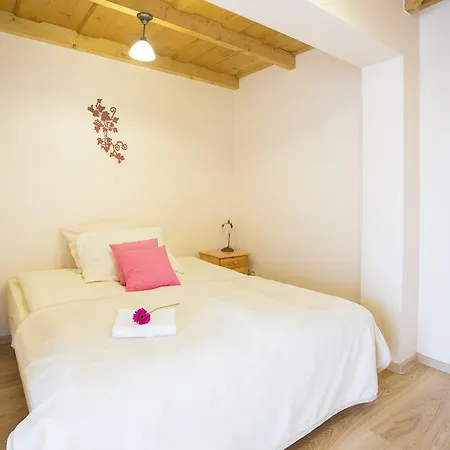 U Bohuna Jacuzzi & Sauna 아파트 *