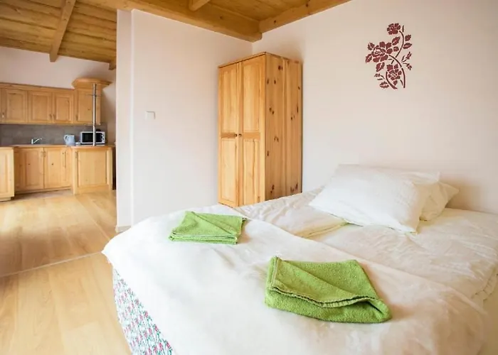 U Bohuna Jacuzzi & Sauna דירה *